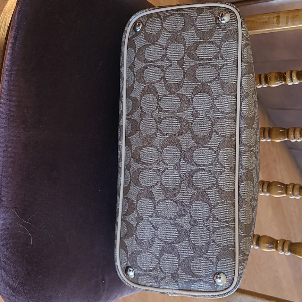 Coach Handbag - Picture 6 of 10